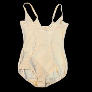 Maidenform‎ Beige Firm Control Body Shaper Slip Bodysuit – Size M